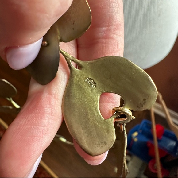 Michael Michard Eucalyptus metal leaf necklace lobster clasp - Picture 6 of 7